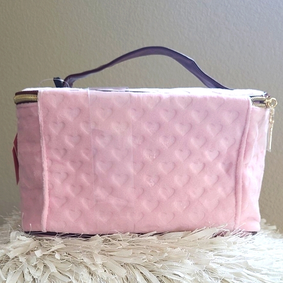 JUICY COUTURE VINTAGE STYLE SET OF 2 COSMETIC BAGS - Picture 2 of 9